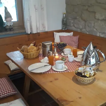 Gastehaus Walpurga Russbach am Pass Gschuett