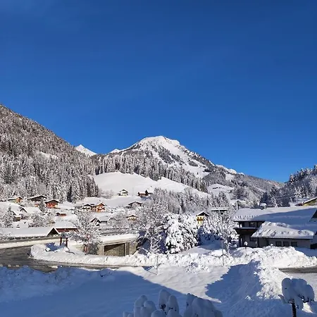 Gaestehaus Walpurga Pensión 3*