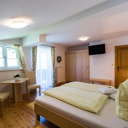 Pensjonat Gaestehaus Walpurga 3*